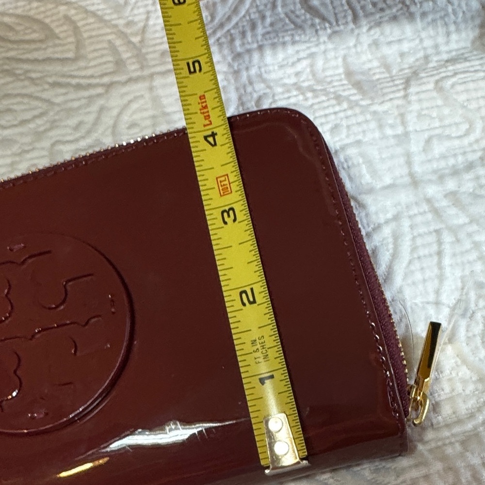 Tory Burch Shiraz Patent Leather Wallet - Picture 12 of 14